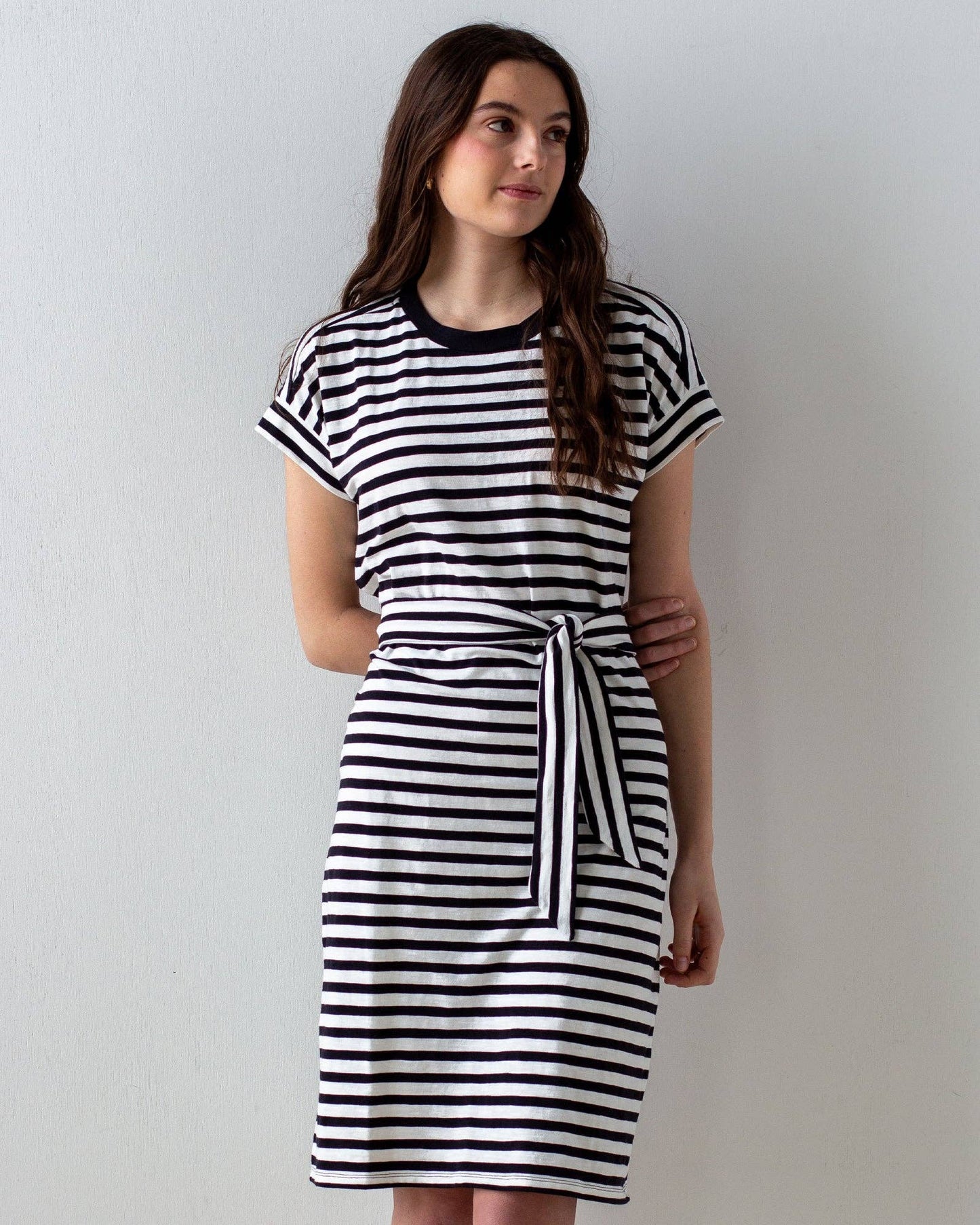 Black and White Striped Short Sleeve Knee Length Knit Dress