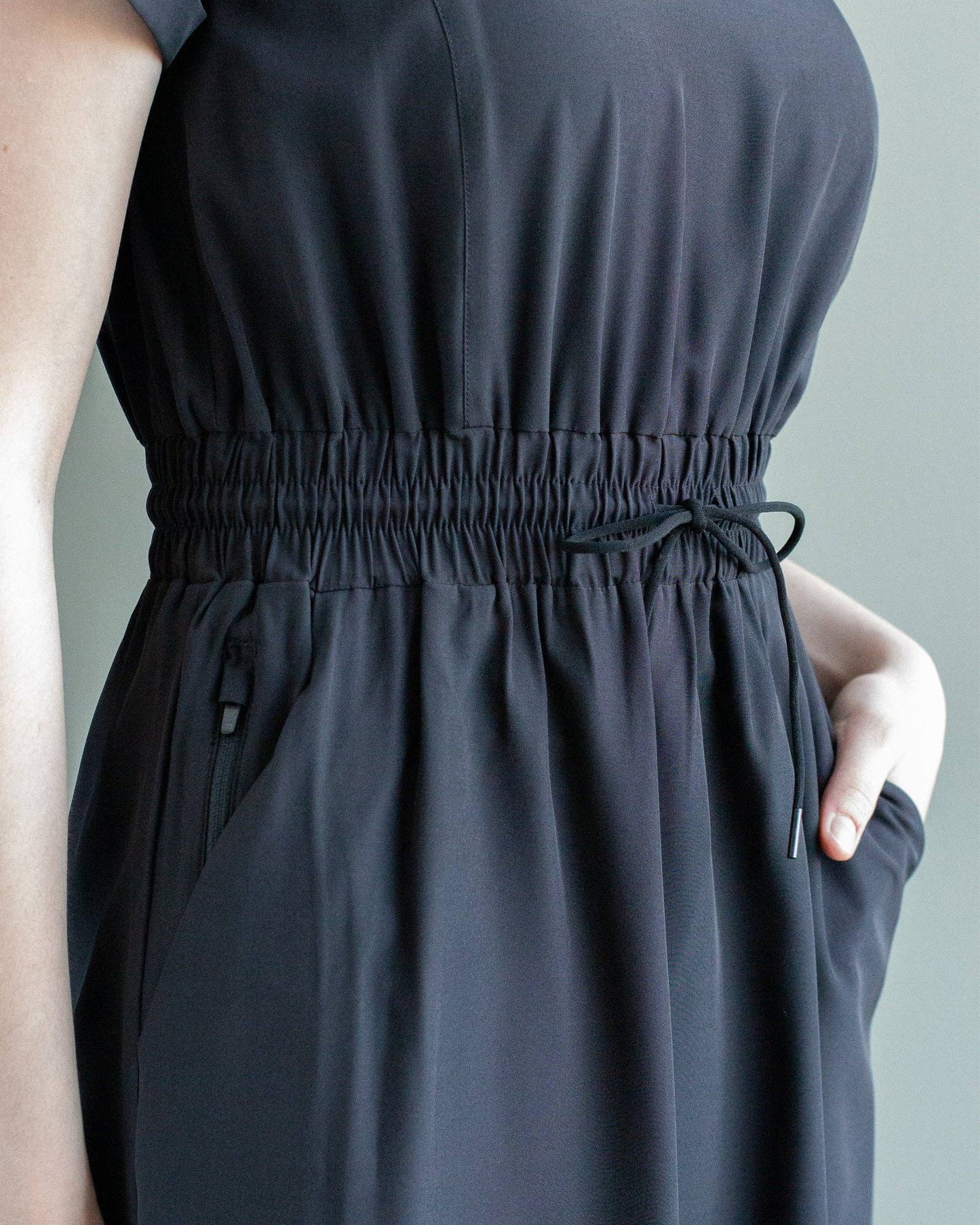 Ashlyn Black Short Sleeve Knee Length Dress