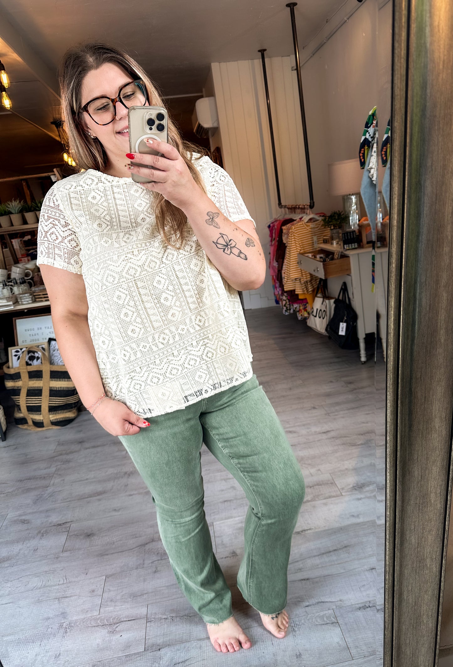 Mid Rise Ankel Bootcut Jean in Olive by Lovervet