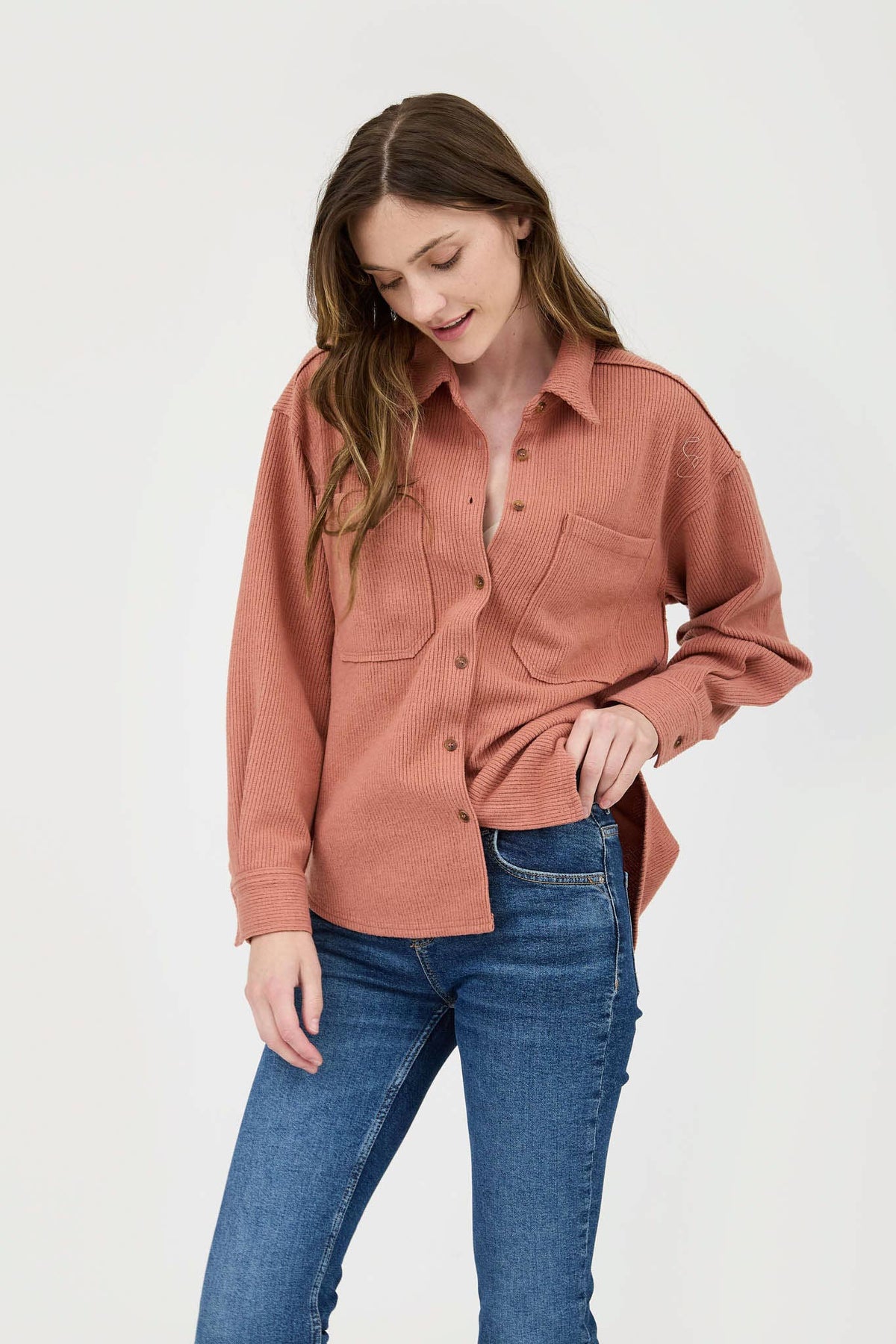 RIB KNIT EXPOSED SEAM BUTTON UP TOP