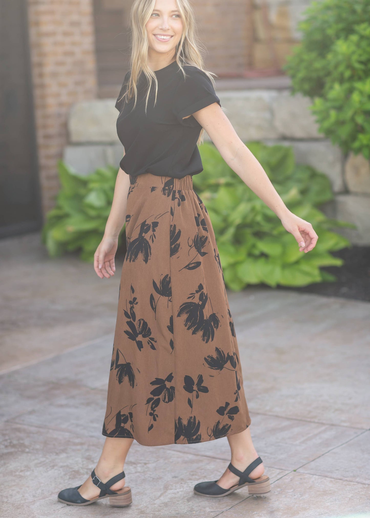 Womens Braylyn Camel Floral Midi Skirt Fall 2025