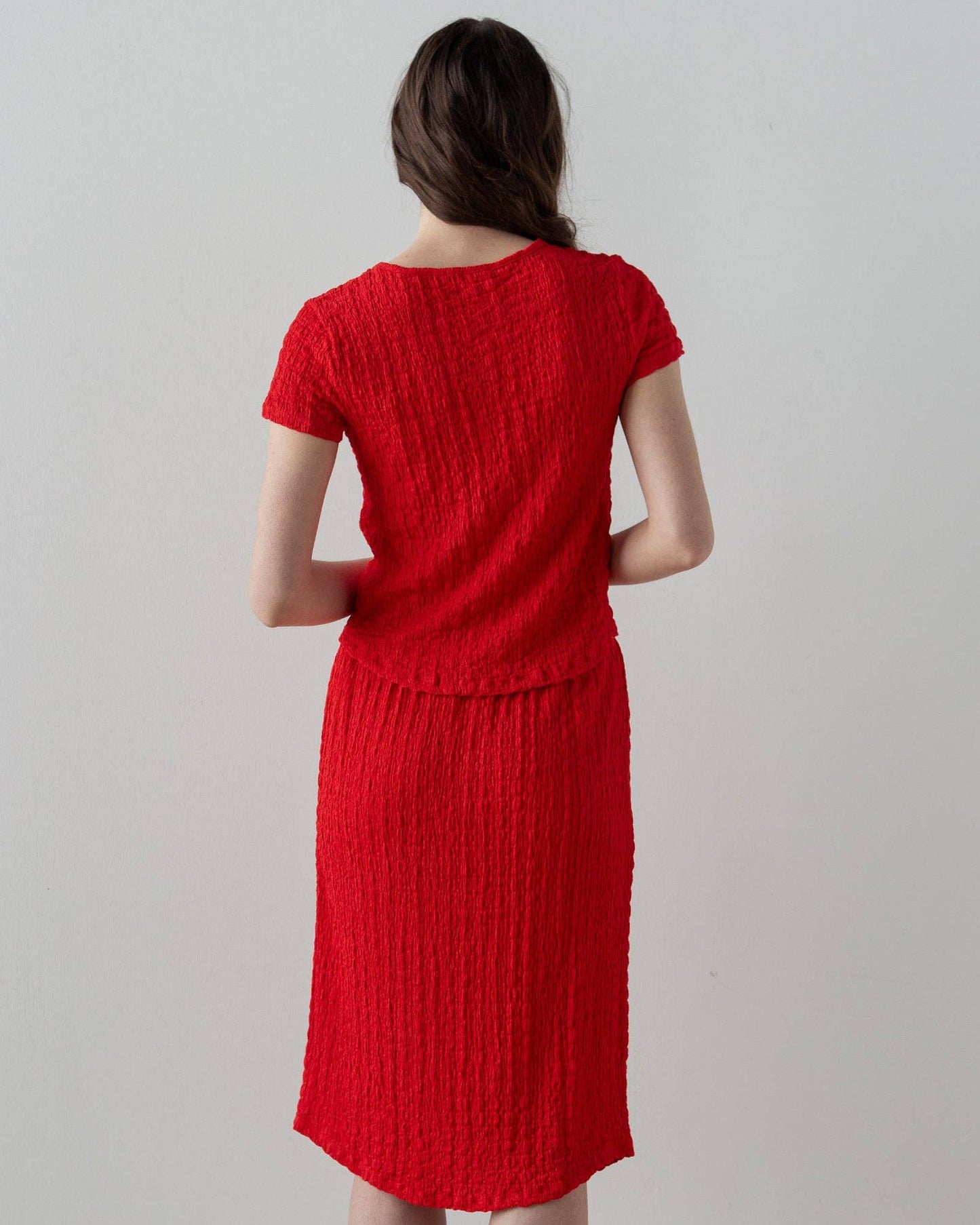 Popcorn Textured Elastic Waist Midi Skirt in Flame Scarlet