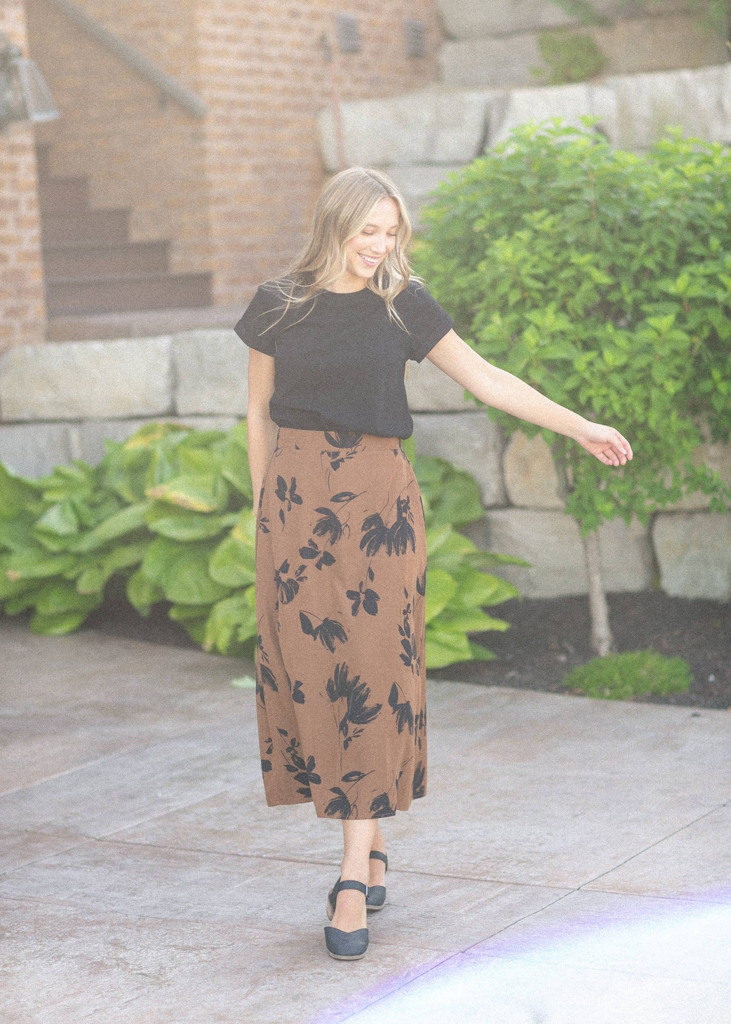 Womens Braylyn Camel Floral Midi Skirt Fall 2025