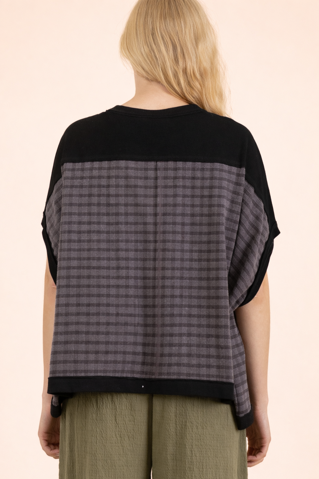 Dolman Sleeve Textured Knit Casual Top in Black & Grey