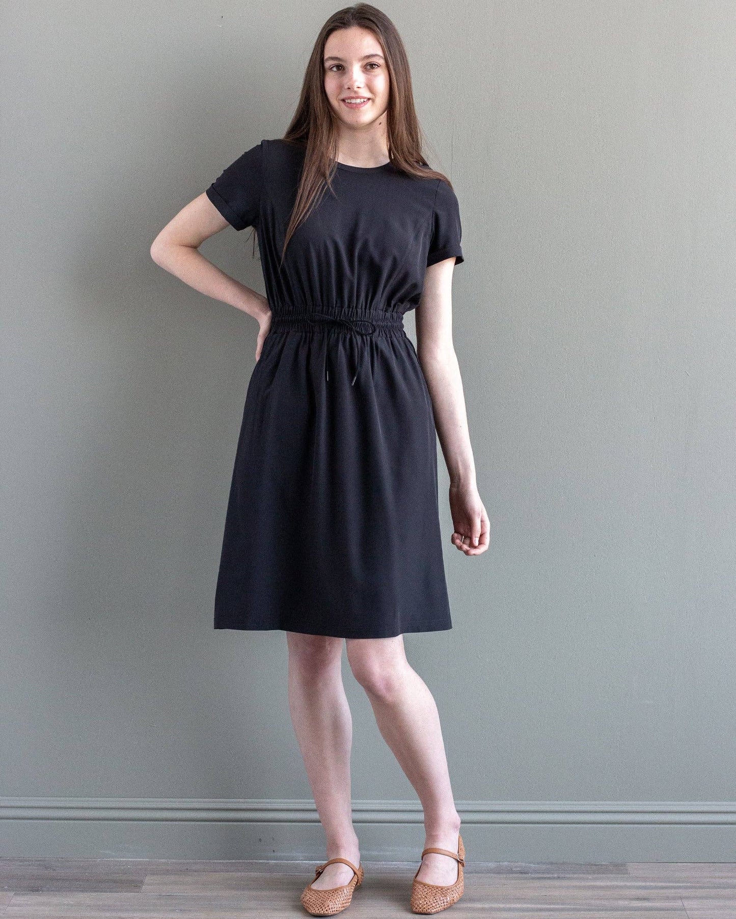 Ashlyn Black Short Sleeve Knee Length Dress