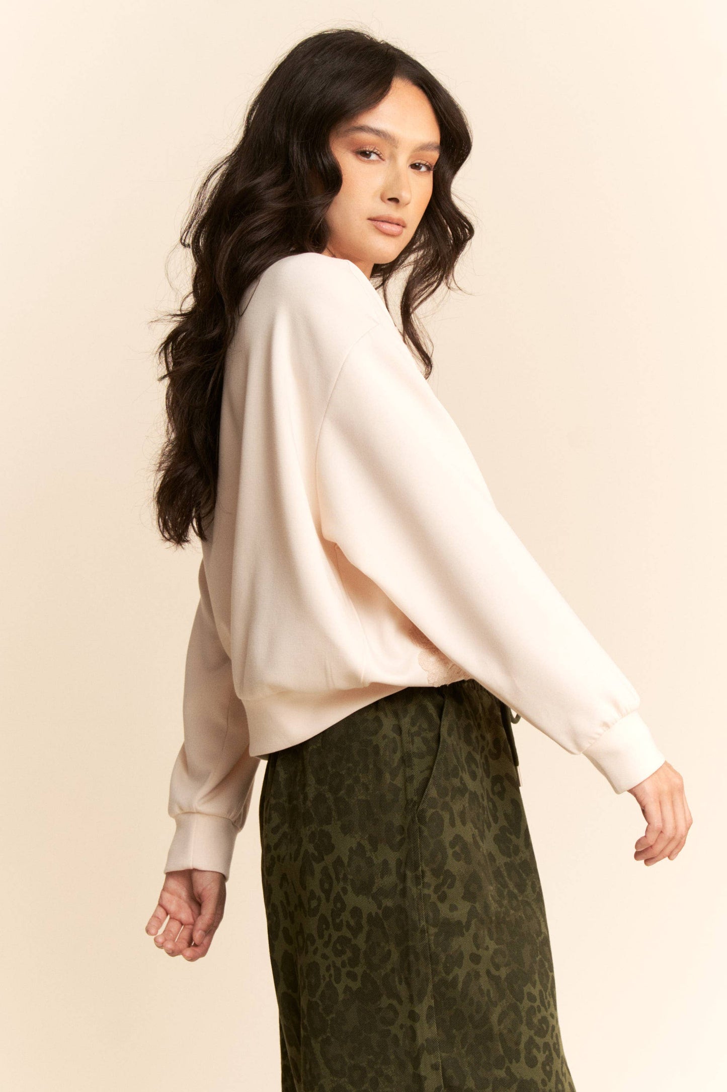 Floral Front Embroidery Pullover in Cream