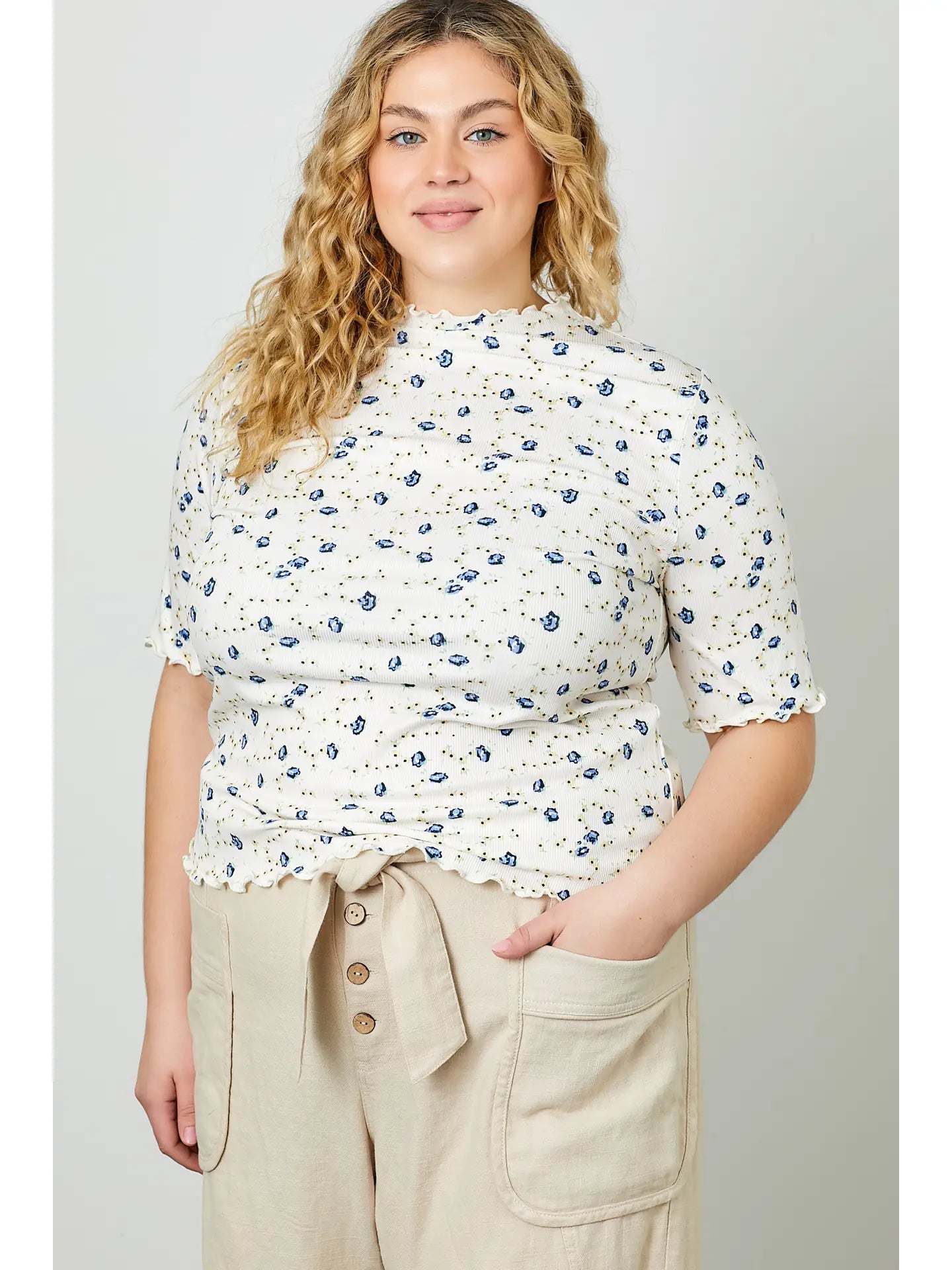 Ribbed Knit Floral Top in Cream and Blue