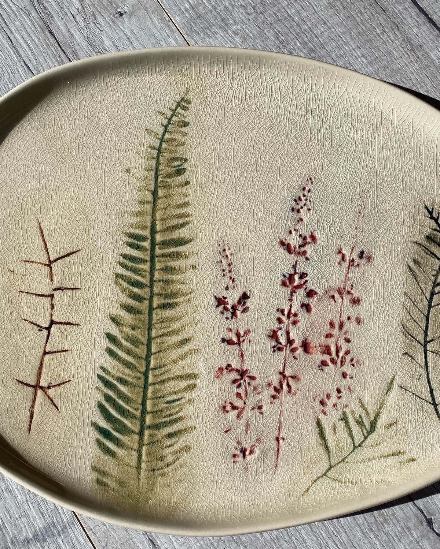 Stoneware Debossed Floral Platter with Glaze